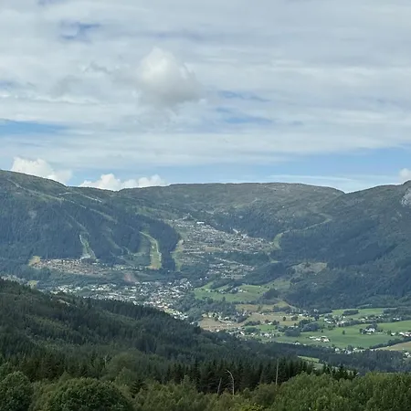 With A Mountain View At Lejlighed